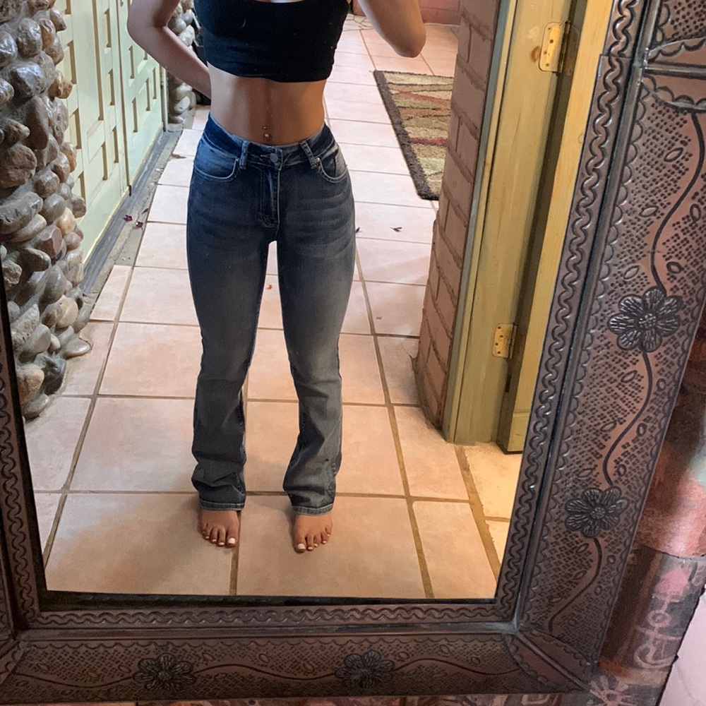 boot cut mis rise jeans